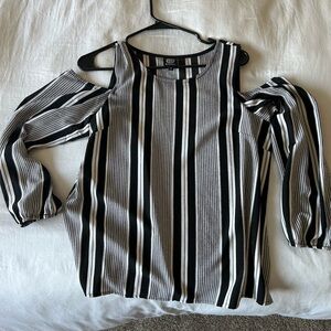 Bobeau Longsleeve off the shoulder